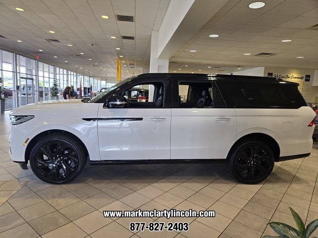 New 2026 Lincoln Navigator L Black Label AWD/4WD image 2
