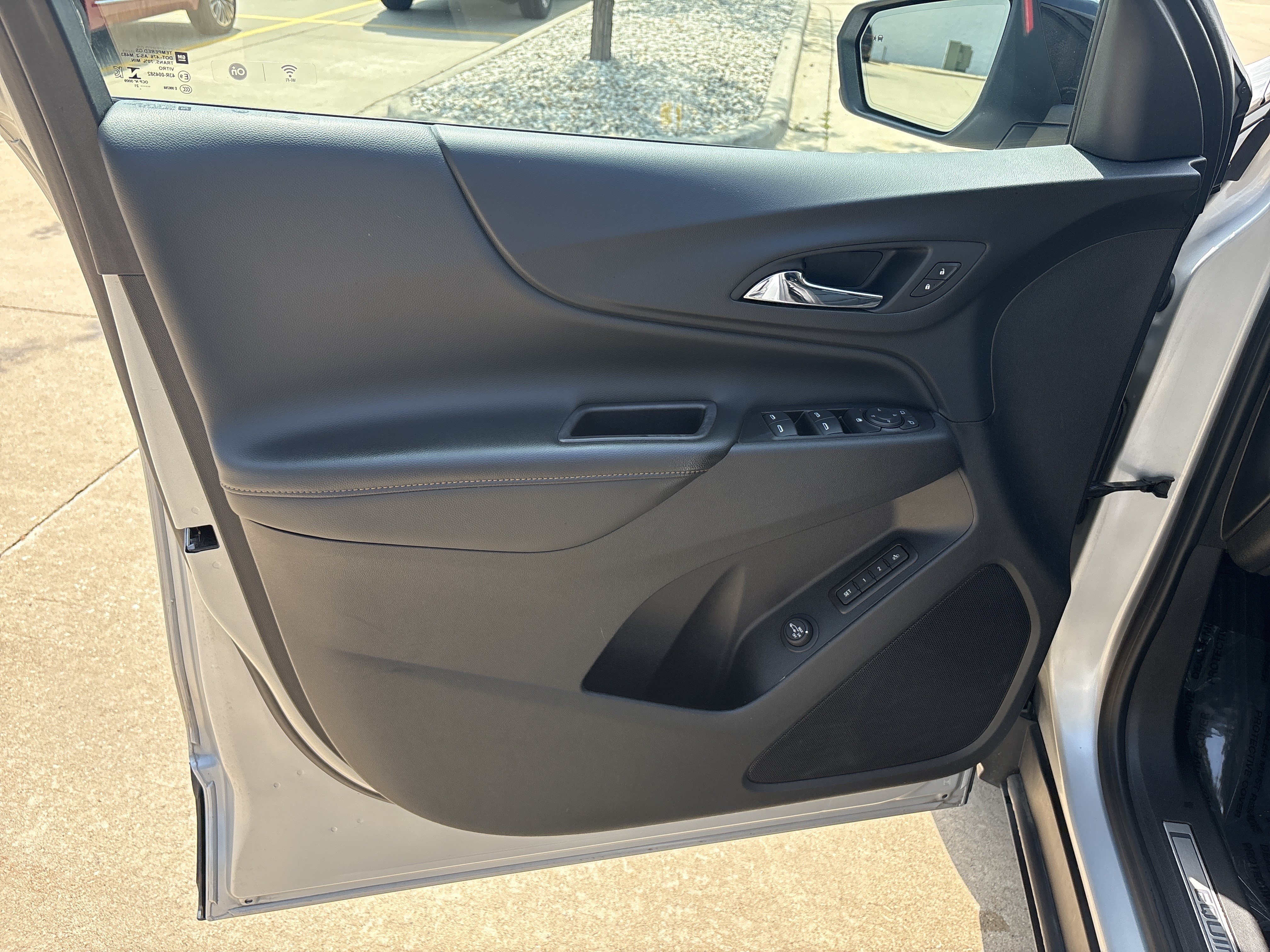 Used 2021 Chevrolet Equinox Premier w/ Redline Edition FWD image 10
