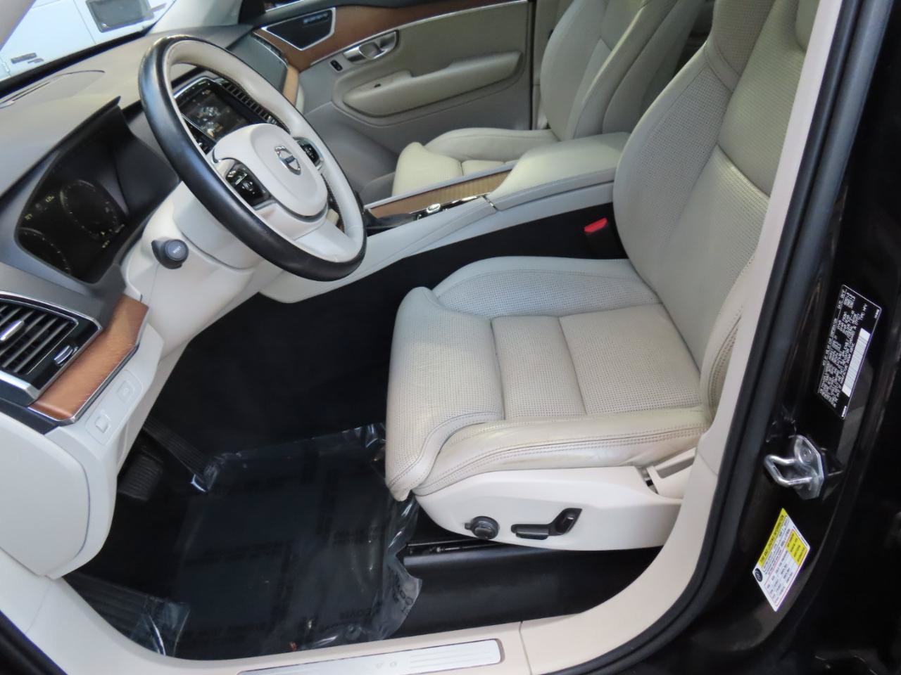 Used 2018 Volvo XC90 T6 Inscription w/ Convenience Package AWD/4WD image 11