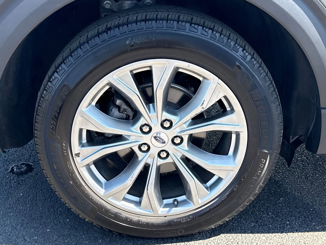 Used 2023 Ford Explorer Limited AWD/4WD image 9