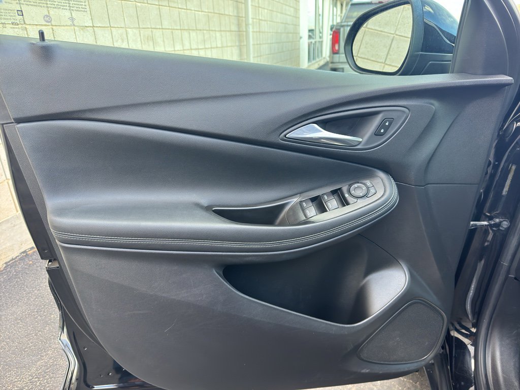 Used 2022 Buick Encore GX Preferred w/ Cold Weather Comfort Package image 15