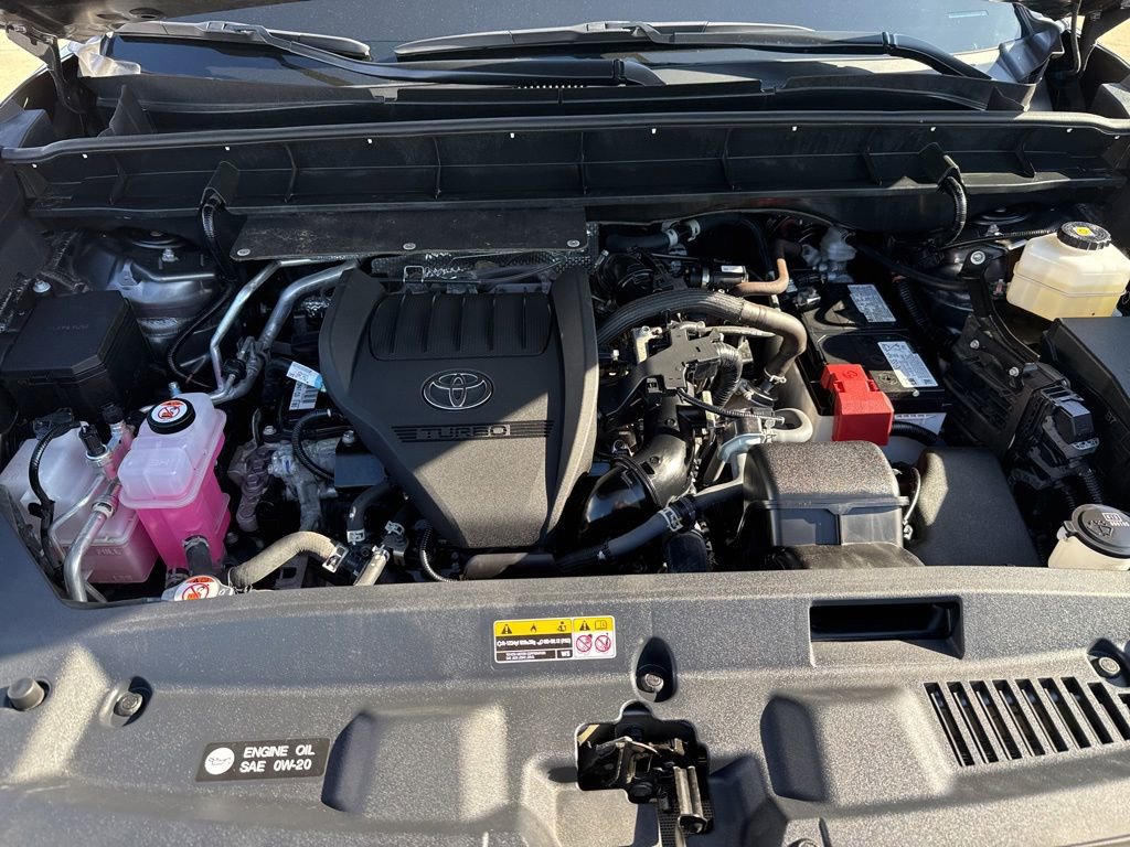 Certified 2024 Toyota Highlander LE AWD/4WD image 24