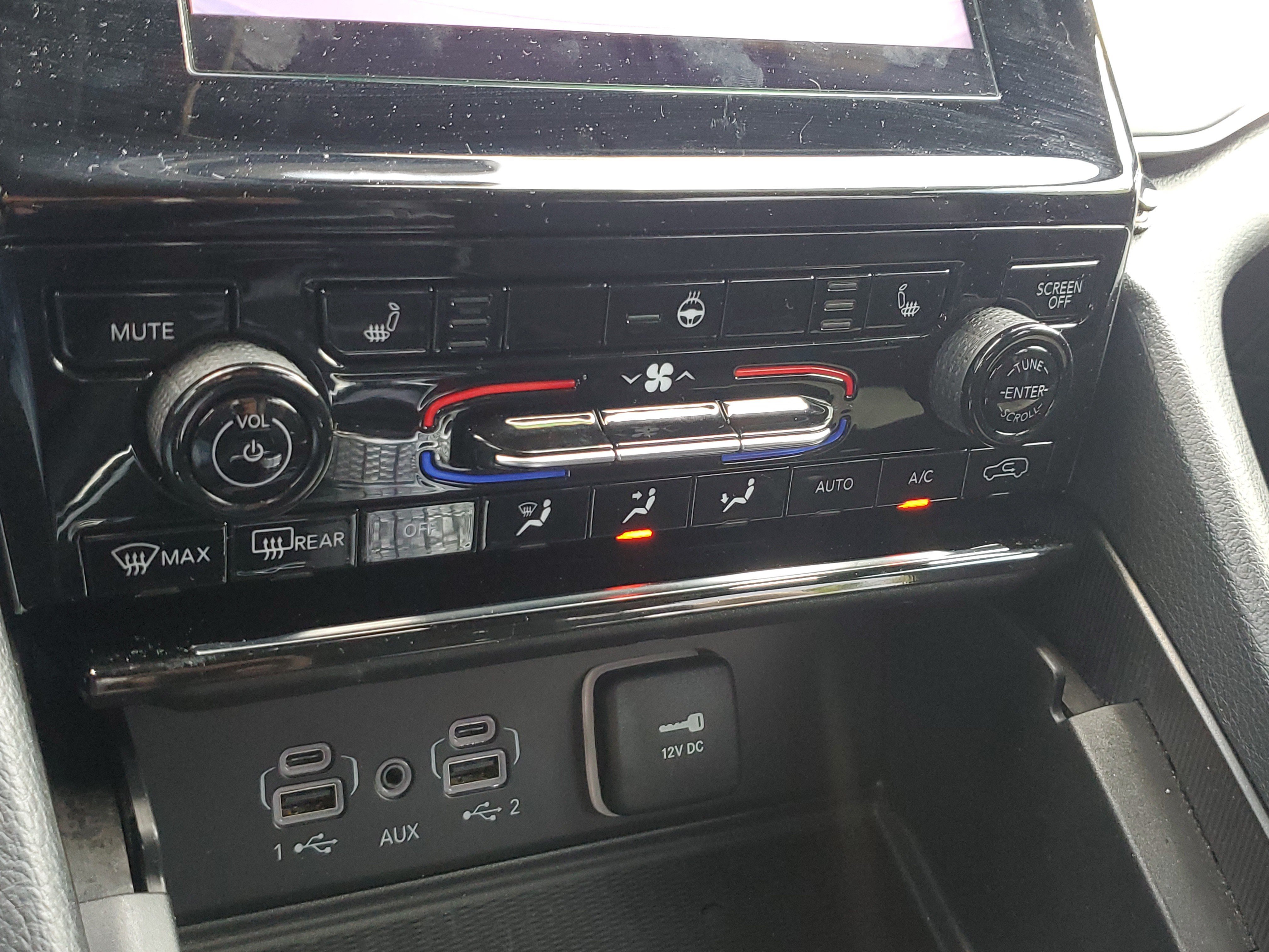 Used 2024 Jeep Grand Cherokee Altitude RWD image 29