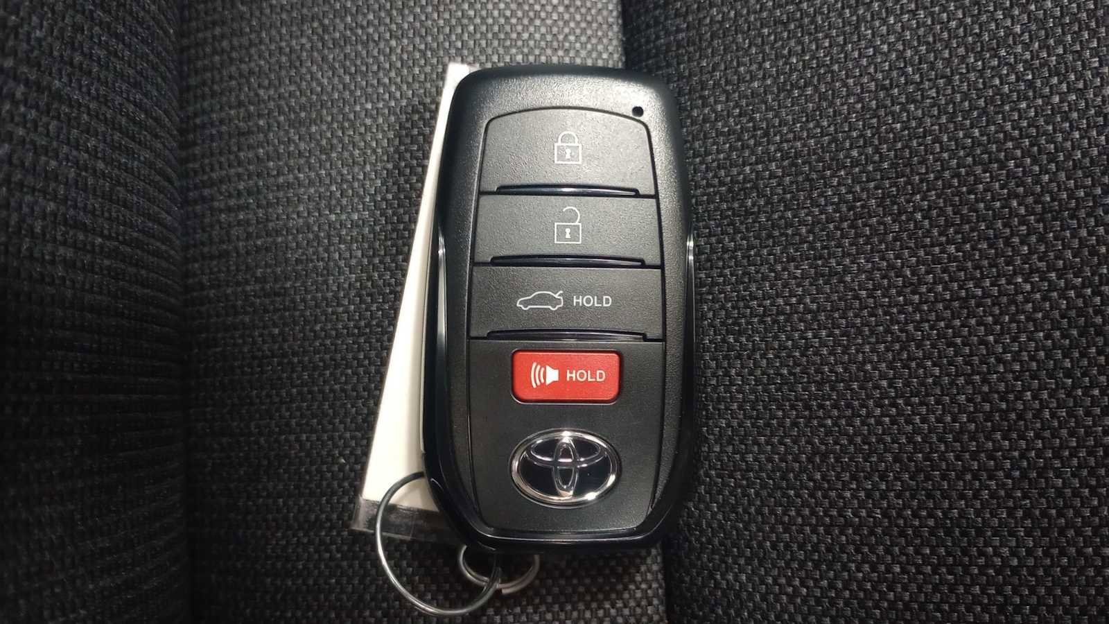 New 2025 Toyota Camry LE w/ Convenience Package image 31