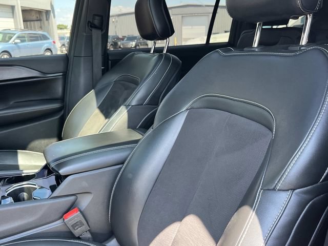 Used 2023 Jeep Grand Cherokee L Laredo AWD/4WD image 35