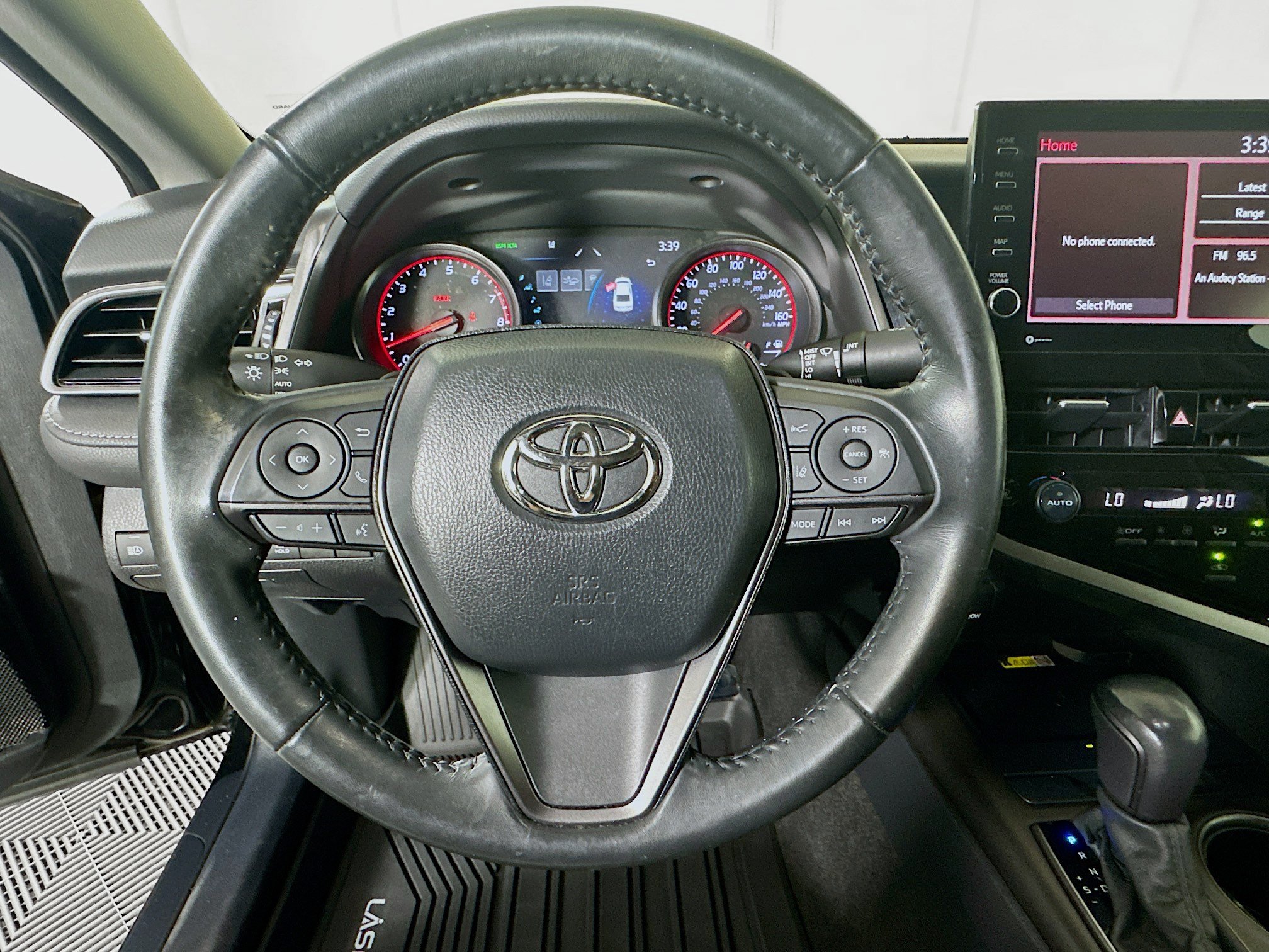 Used 2022 Toyota Camry XSE FWD image 15
