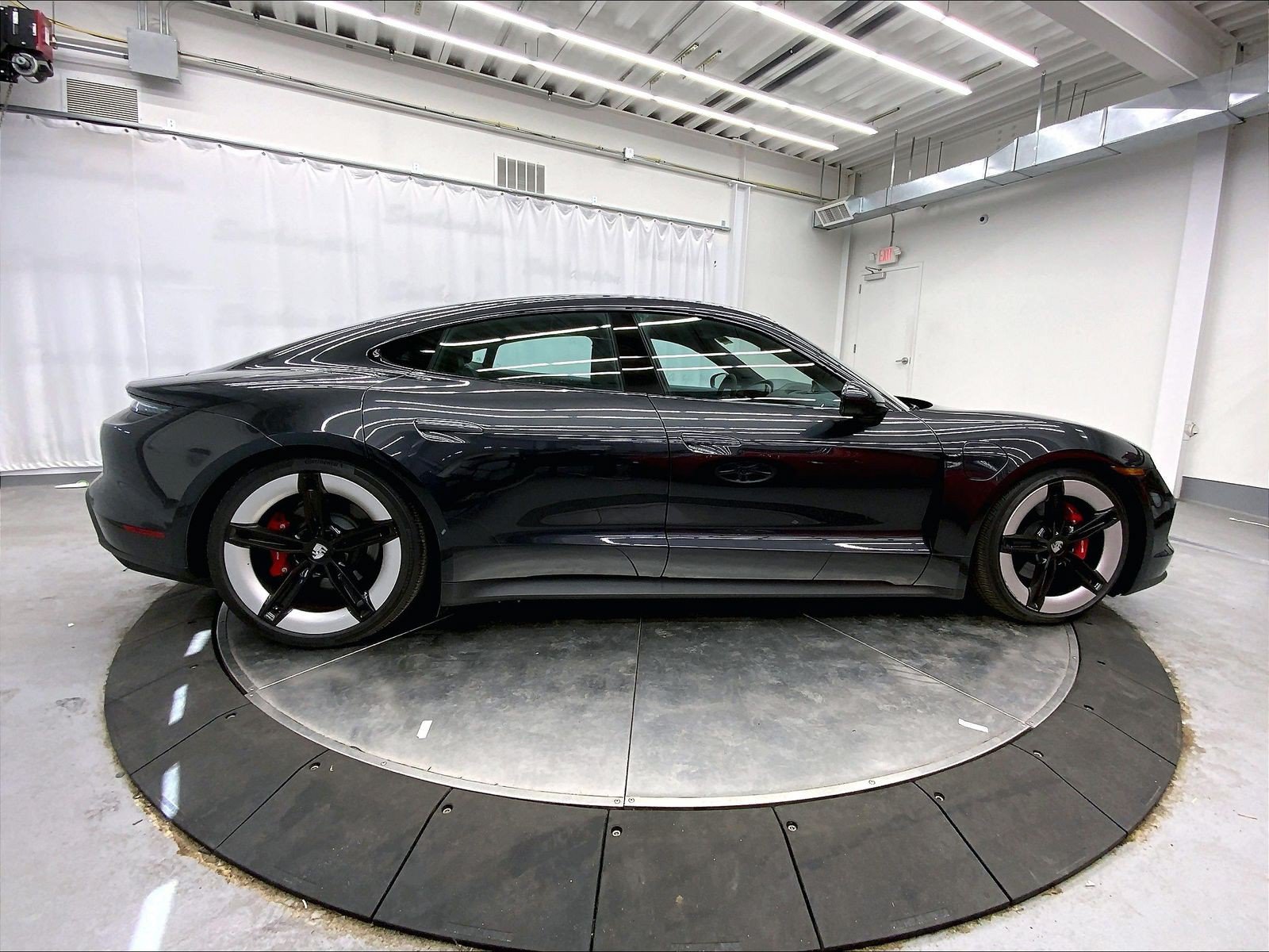 Used 2025 Porsche Taycan 4S AWD/4WD image 8