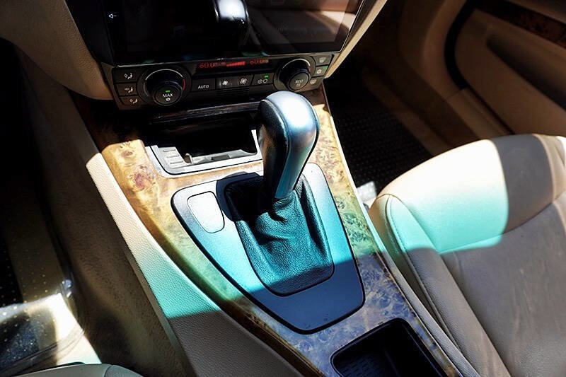 Used 2006 BMW 325i Sedan image 31