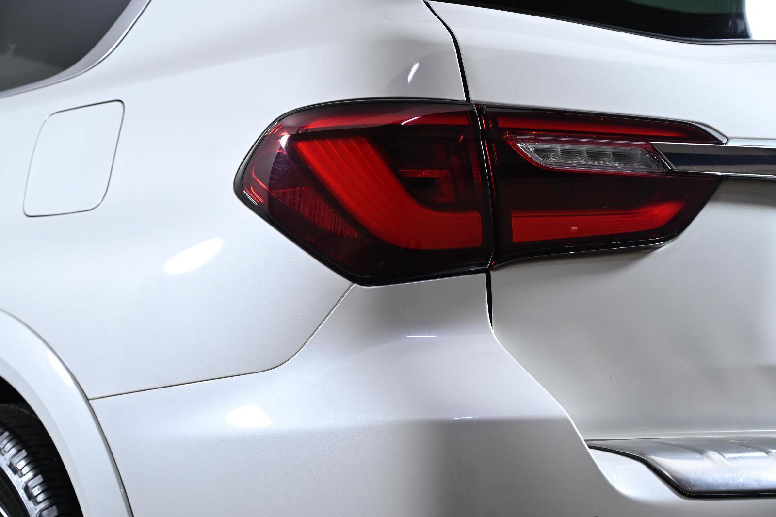 Used 2018 INFINITI QX80 4WD w/ Driver Assistance Package image 6