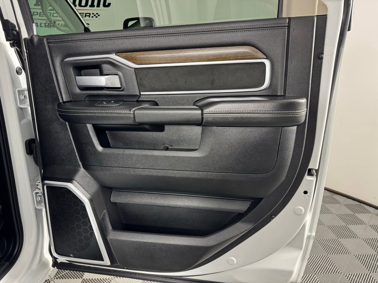 Used 2024 RAM 2500 Laramie image 16