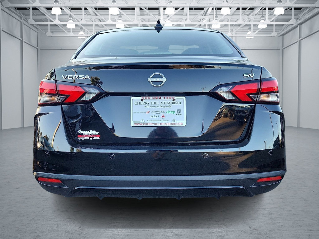 Used 2024 Nissan Versa SV FWD image 5