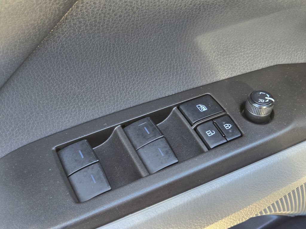 Used 2021 Toyota Camry SE image 27