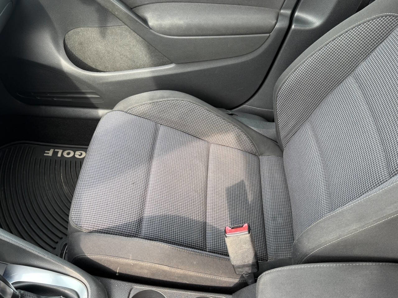 Used 2014 Volkswagen Golf 4-Door image 17