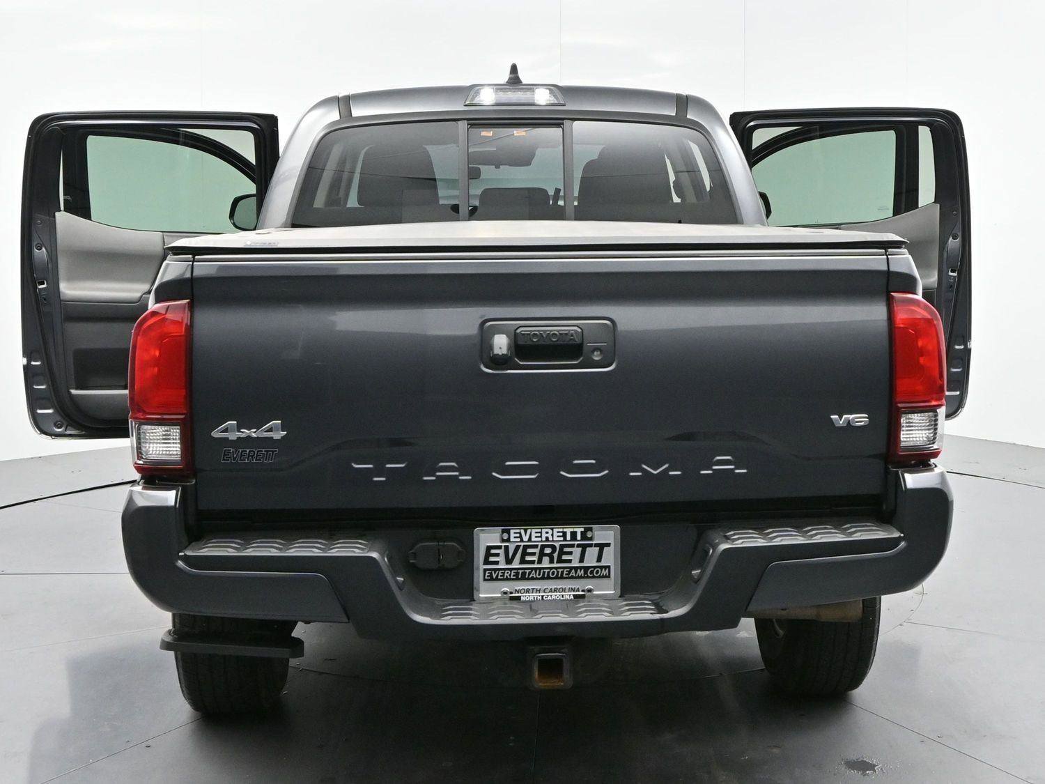 Used 2023 Toyota Tacoma SR AWD/4WD image 39