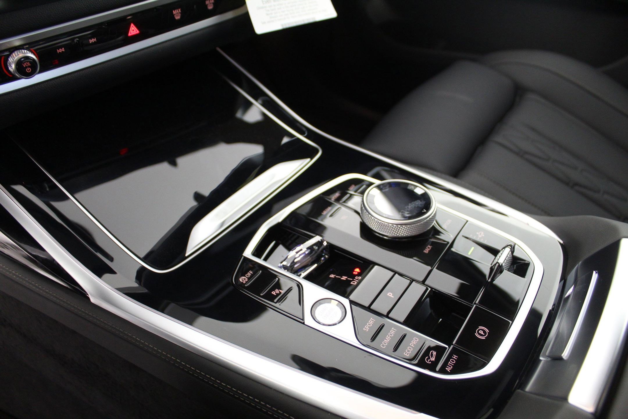 New 2026 BMW X7 M60i image 16