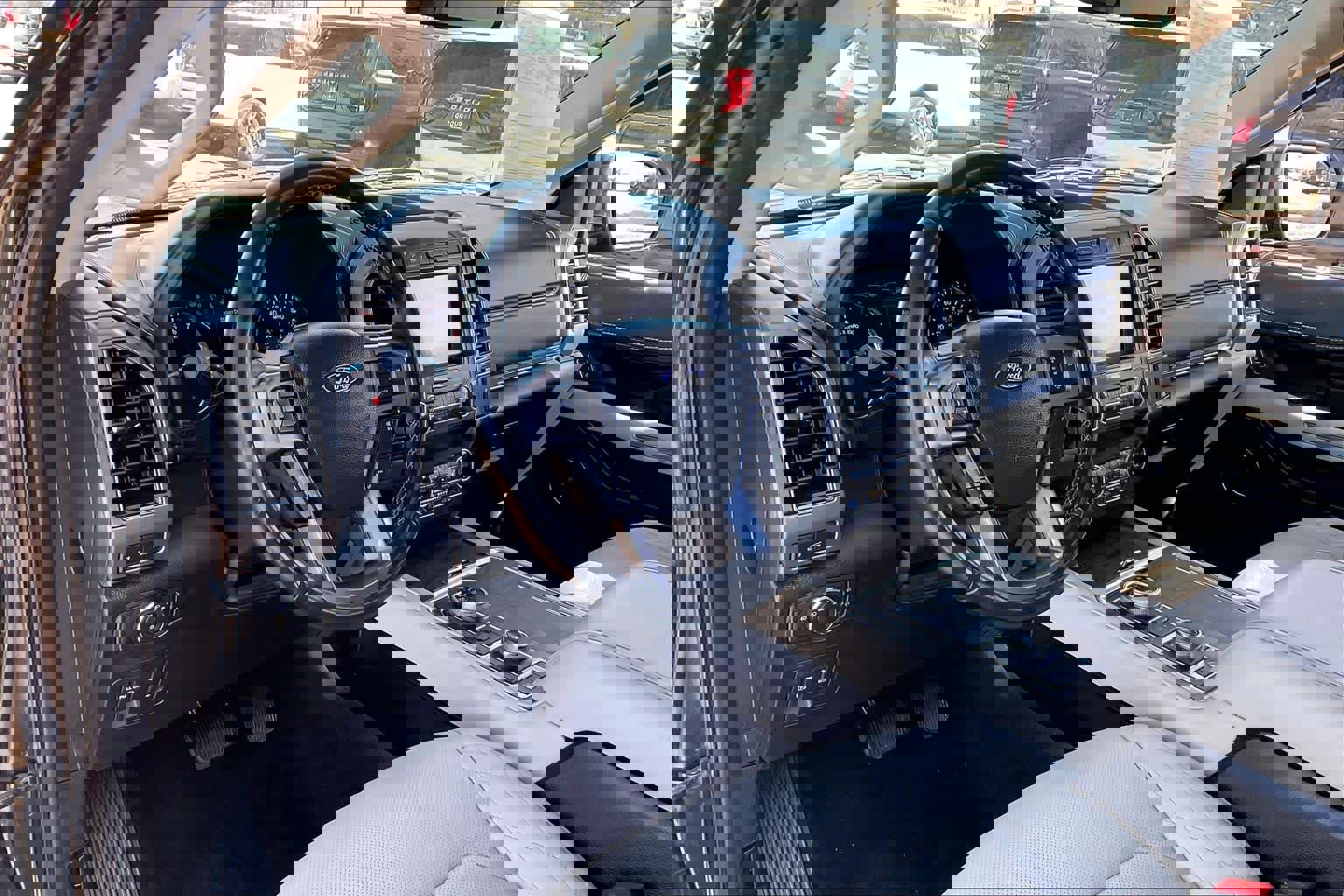 Used 2021 Ford Expedition Platinum image 18