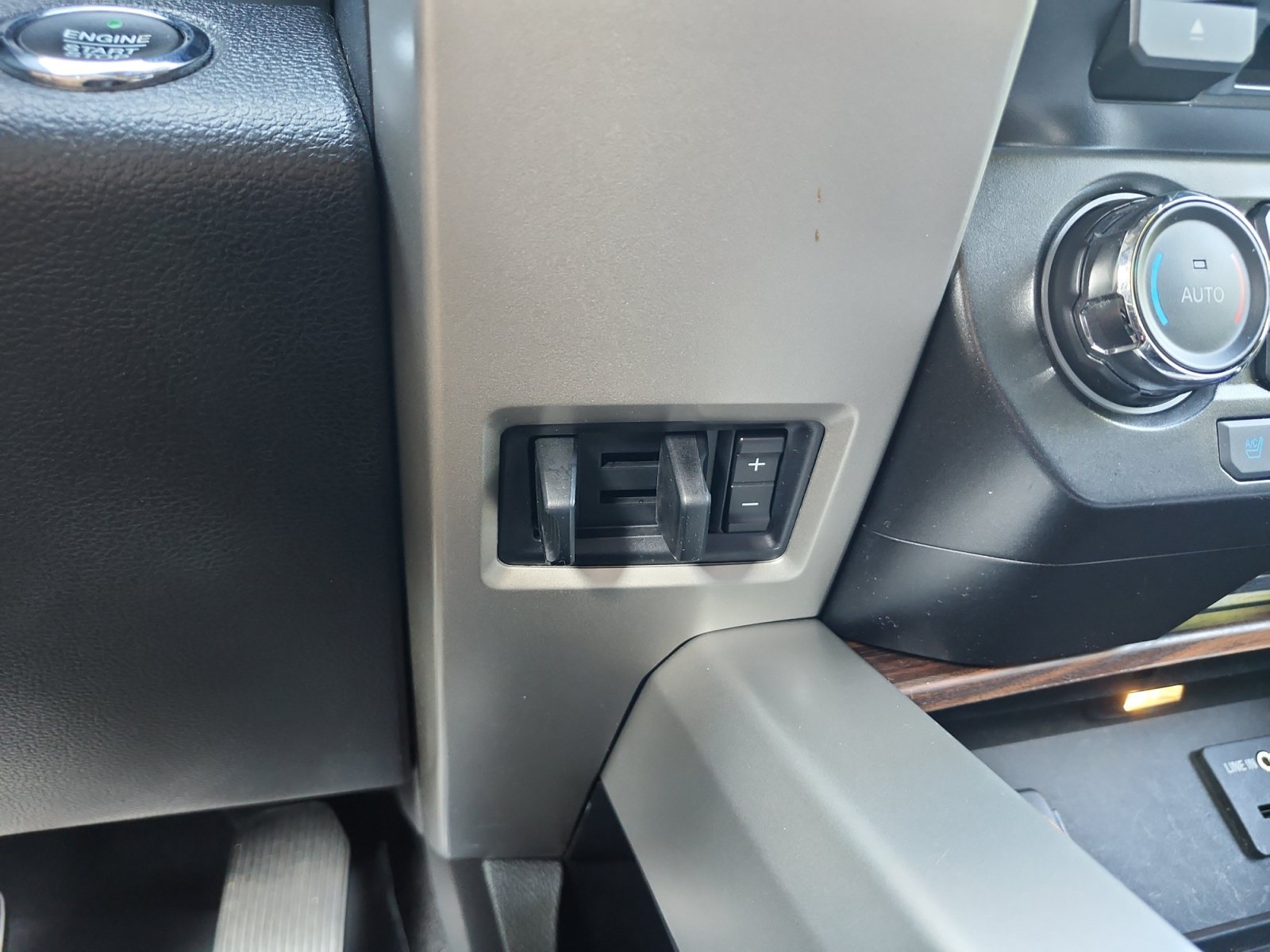 Used 2015 Ford F150 Lariat AWD/4WD image 24