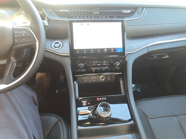 New 2025 Jeep Grand Cherokee L Limited image 24