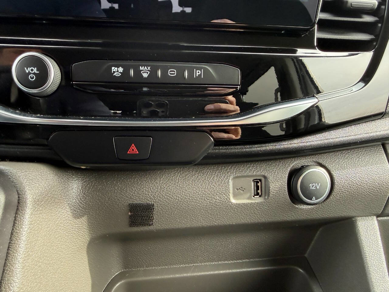 Used 2023 Ford Transit 350 XLT image 39