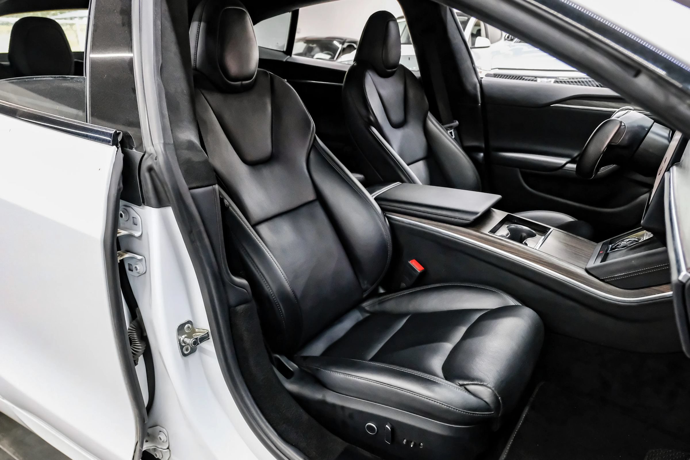 Used 2022 Tesla Model S AWD/4WD image 38