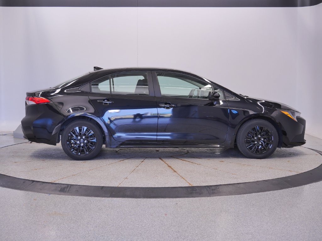 Used 2025 Toyota Corolla LE FWD image 8