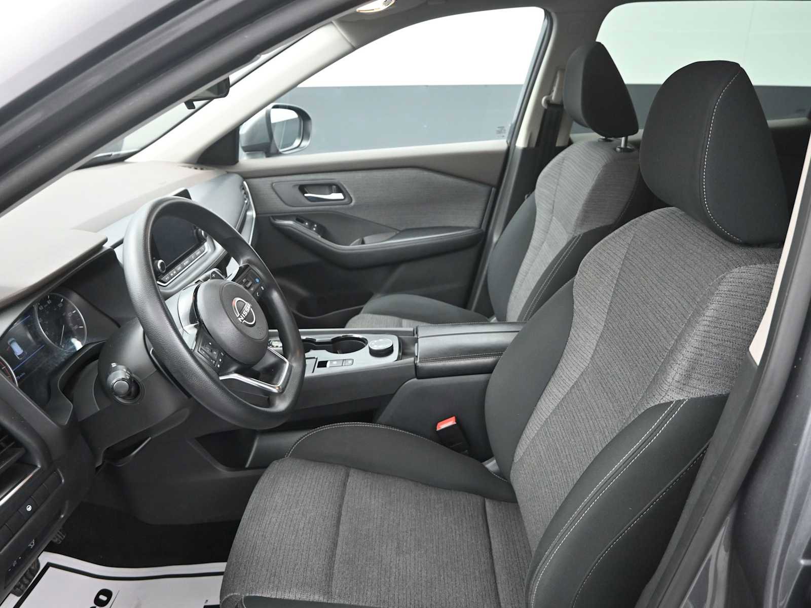 Used 2023 Nissan Rogue SV image 20