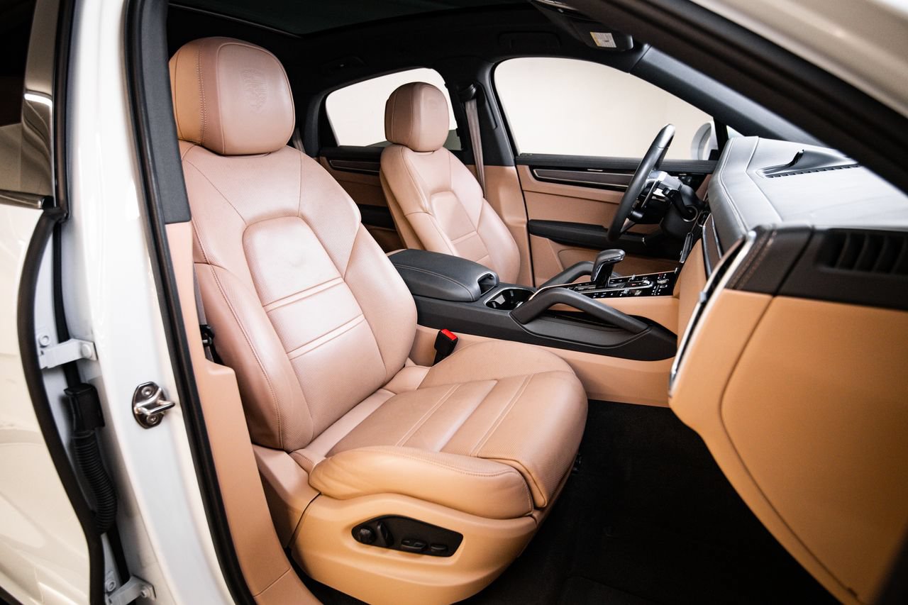 Certified 2023 Porsche Cayenne Platinum Edition AWD/4WD image 29
