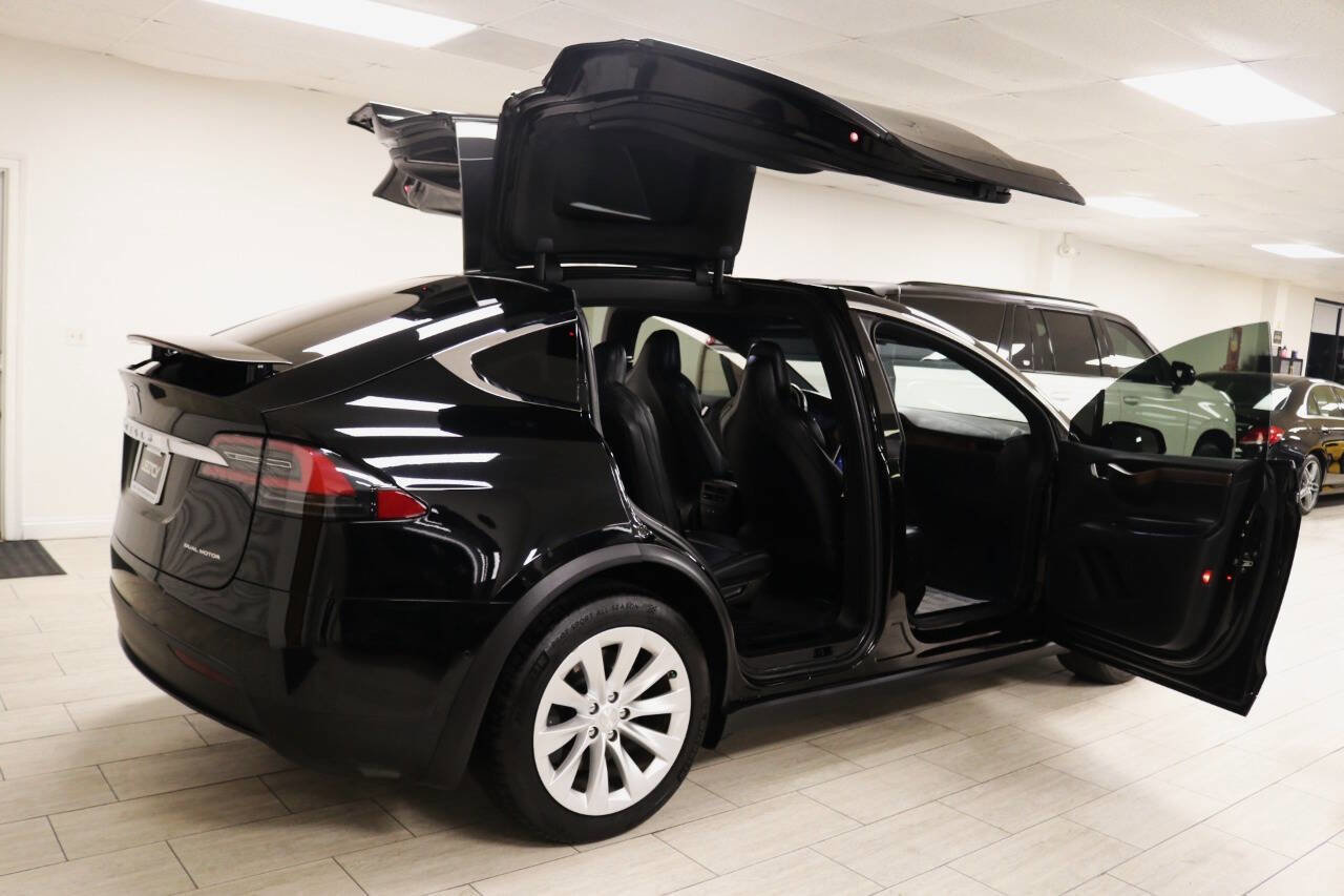 Used 2020 Tesla Model X image 8