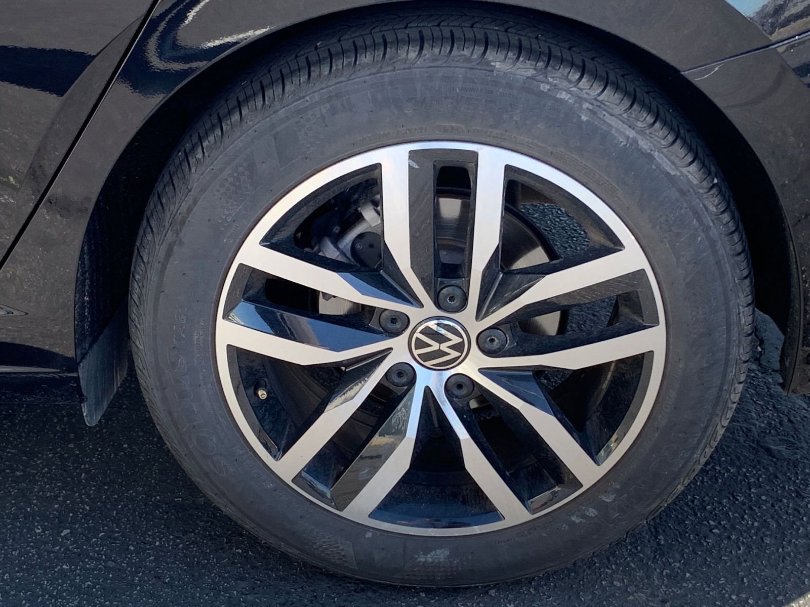 Used 2025 Volkswagen Jetta SE image 29