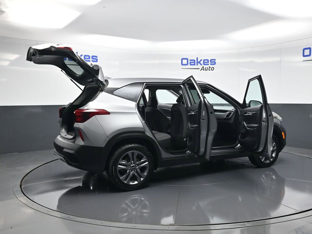 Used 2023 Kia Seltos LX image 52