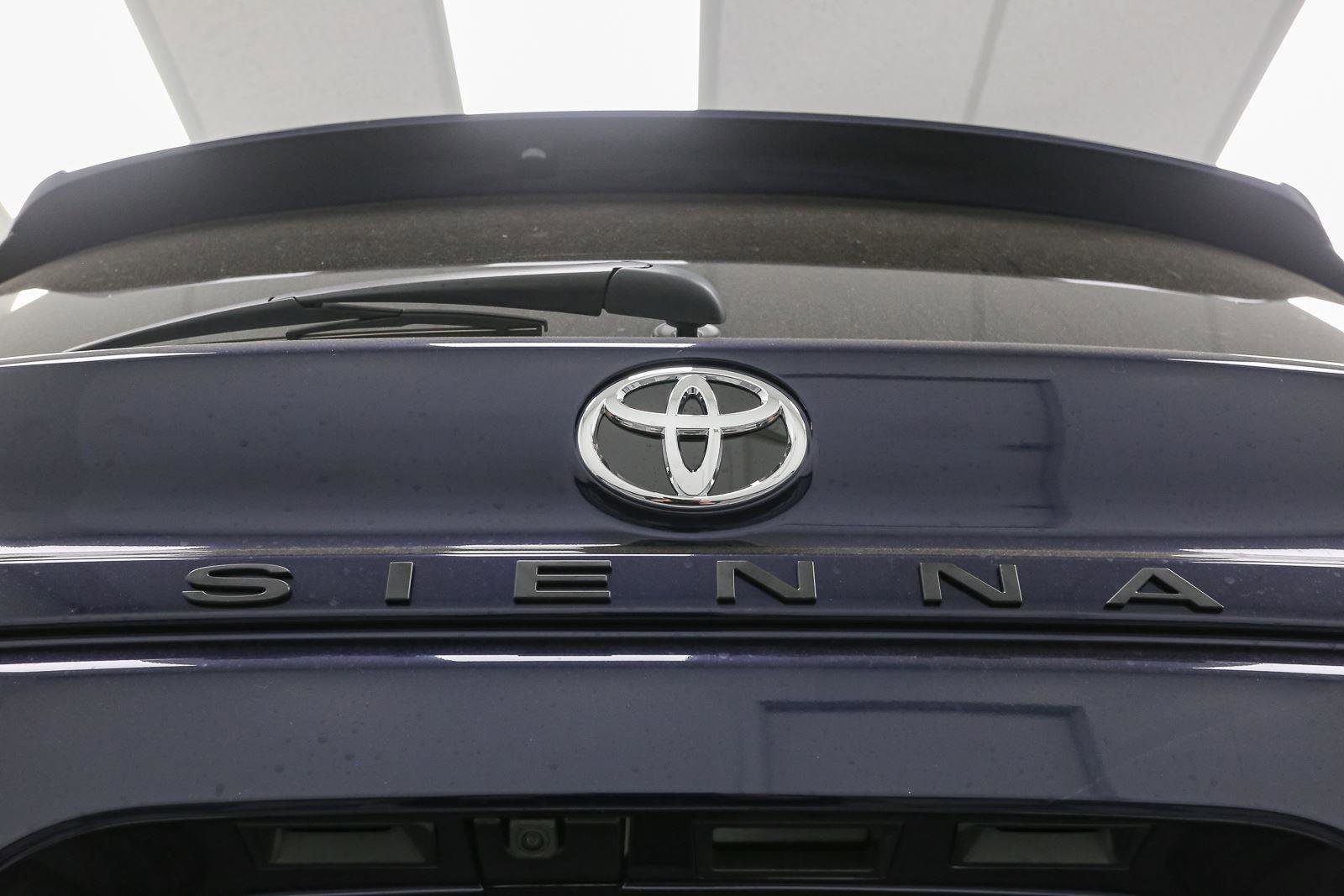 New 2026 Toyota Sienna XLE FWD image 11