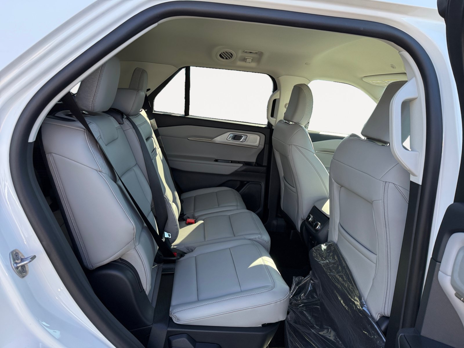 New 2026 Ford Explorer Active w/ Active Comfort Package RWD image 18