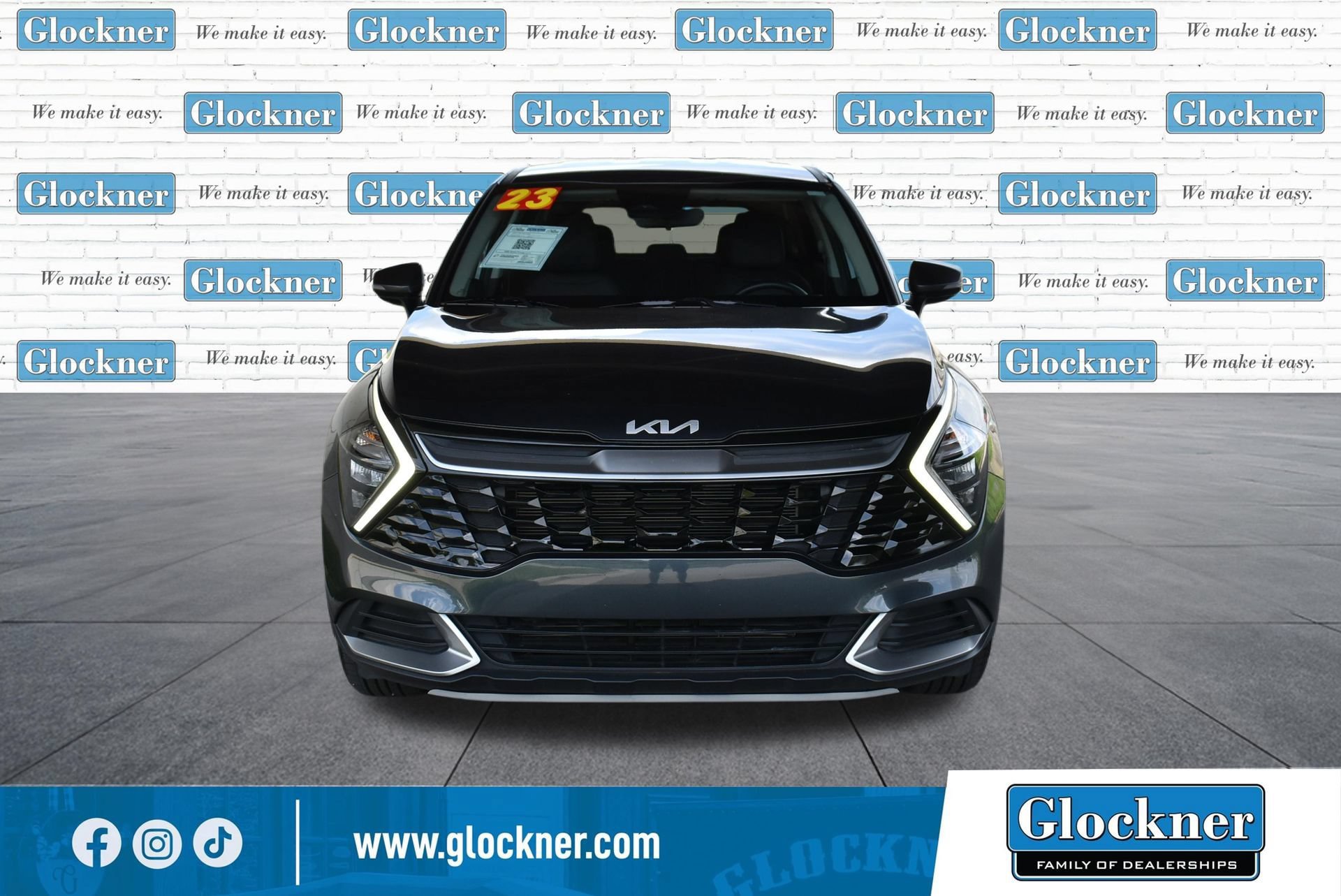 Used 2023 Kia Sportage EX FWD image 2