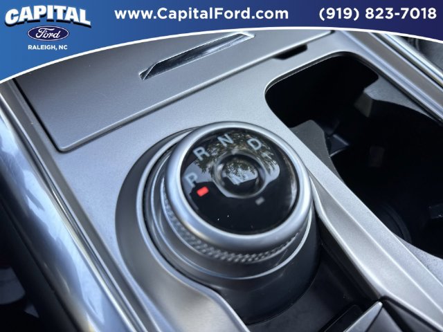 Used 2020 Ford Explorer XLT w/ Equipment Group 202A AWD/4WD image 30
