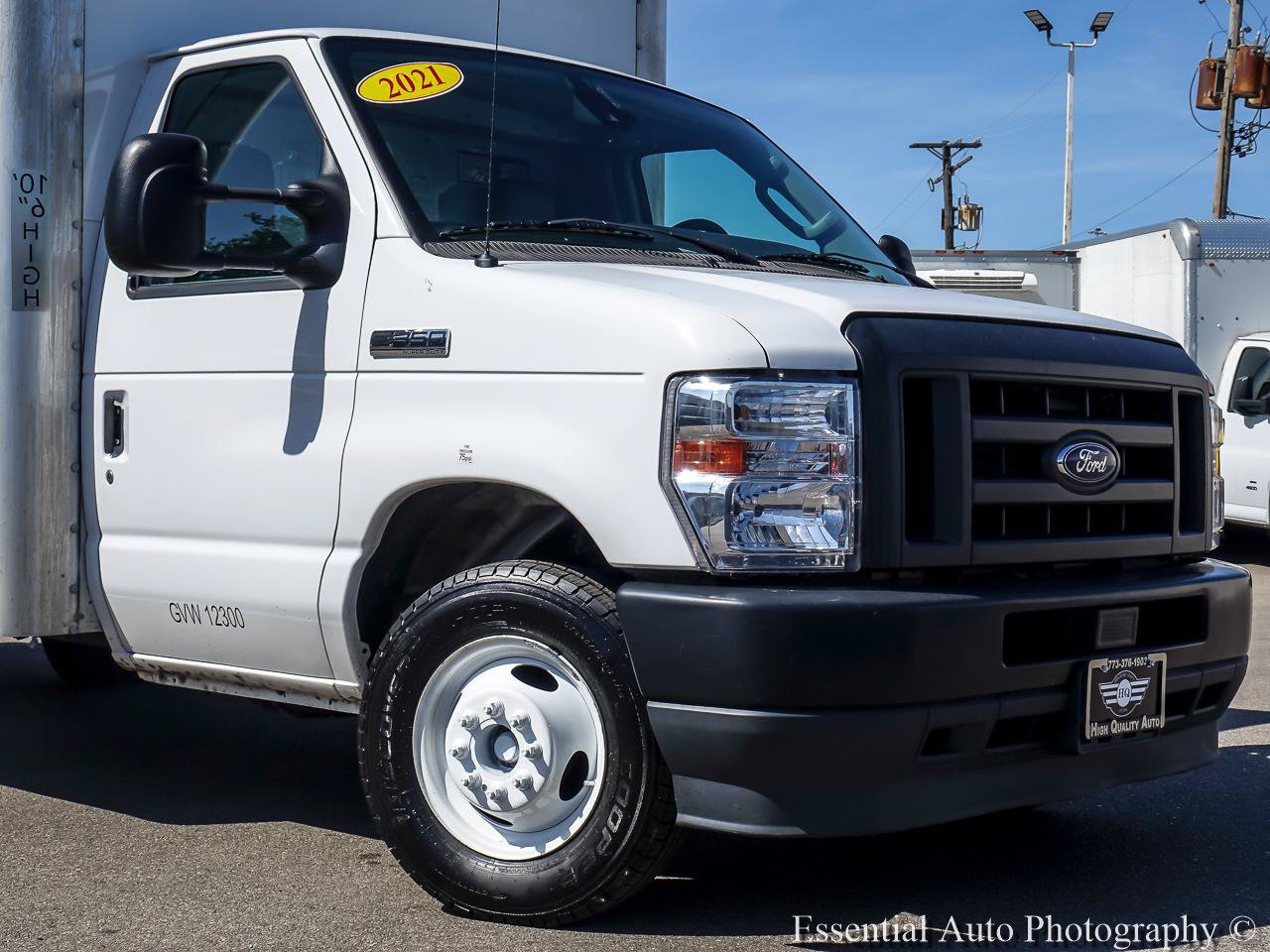 Used 2021 Ford E-350 and Econoline 350 Super Duty RWD image 2