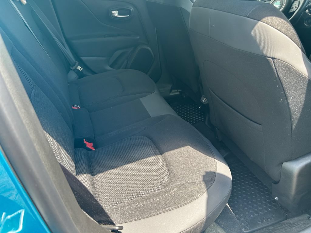 Certified 2020 Jeep Renegade Altitude AWD/4WD image 29