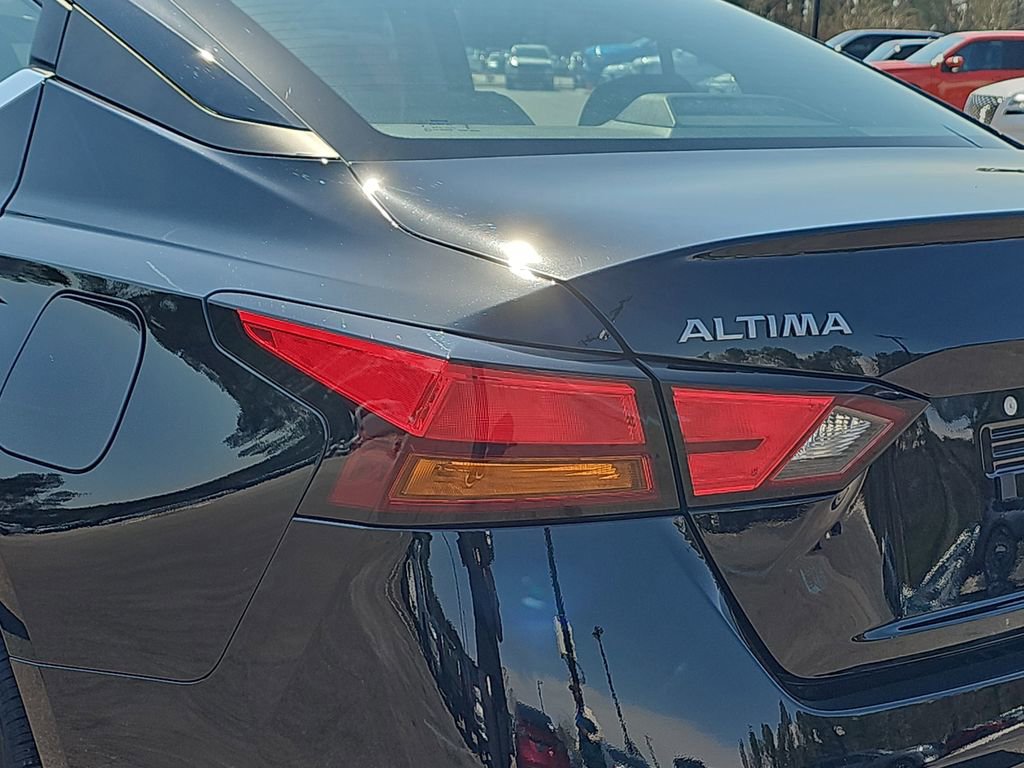Used 2025 Nissan Altima 2.5 S image 36
