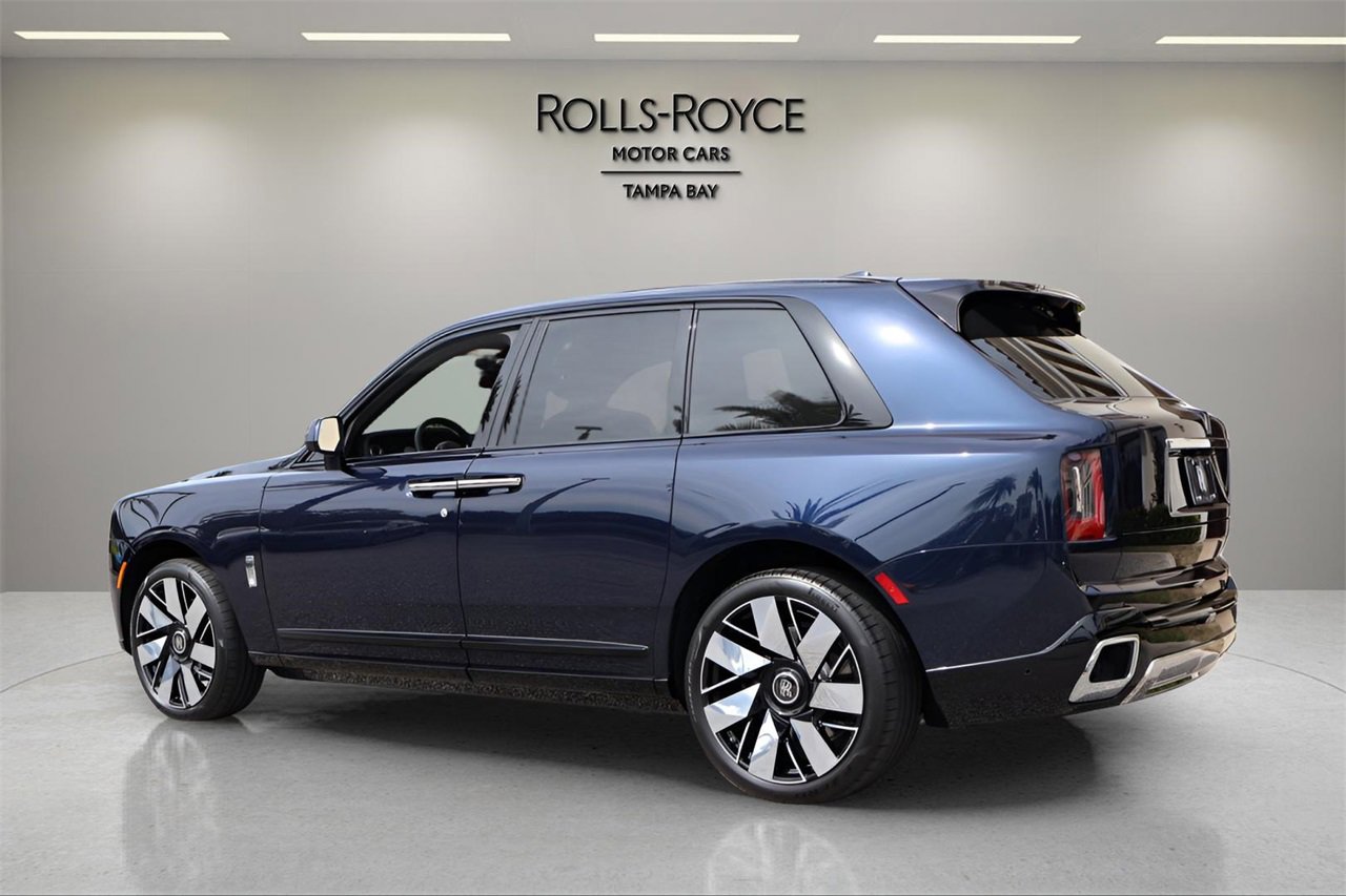 New 2025 Rolls-Royce Cullinan image 10