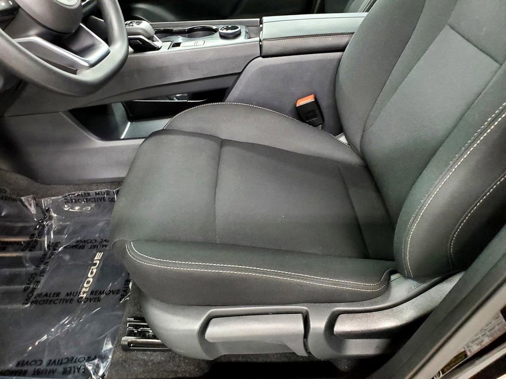 Used 2024 Nissan Rogue S AWD/4WD image 14
