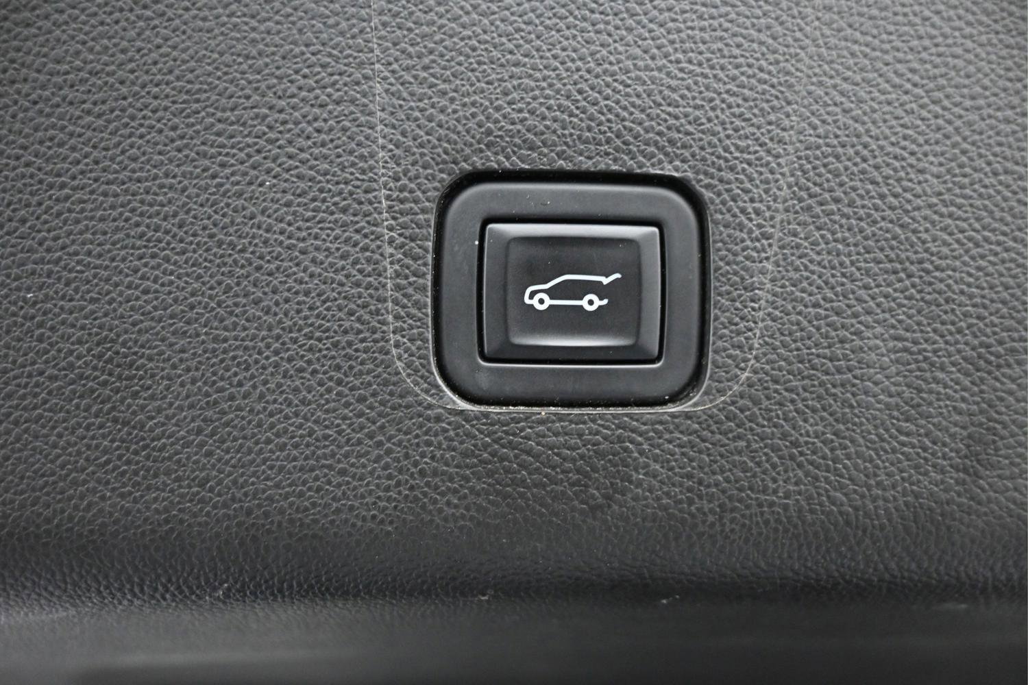 Used 2023 Chevrolet Traverse LT image 8
