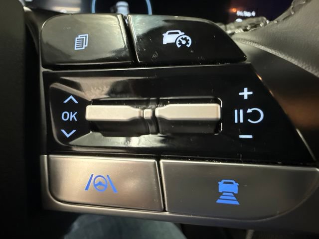 Used 2026 Hyundai Elantra Limited FWD image 24