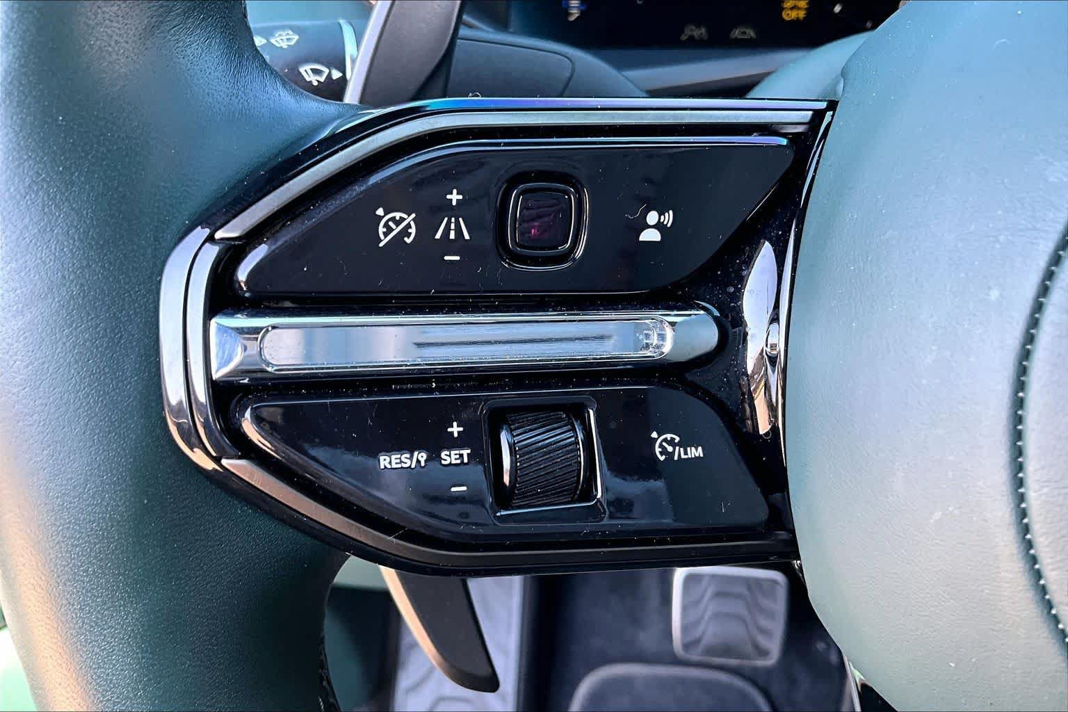 Used 2025 Aston Martin DBX 707 AWD/4WD image 21
