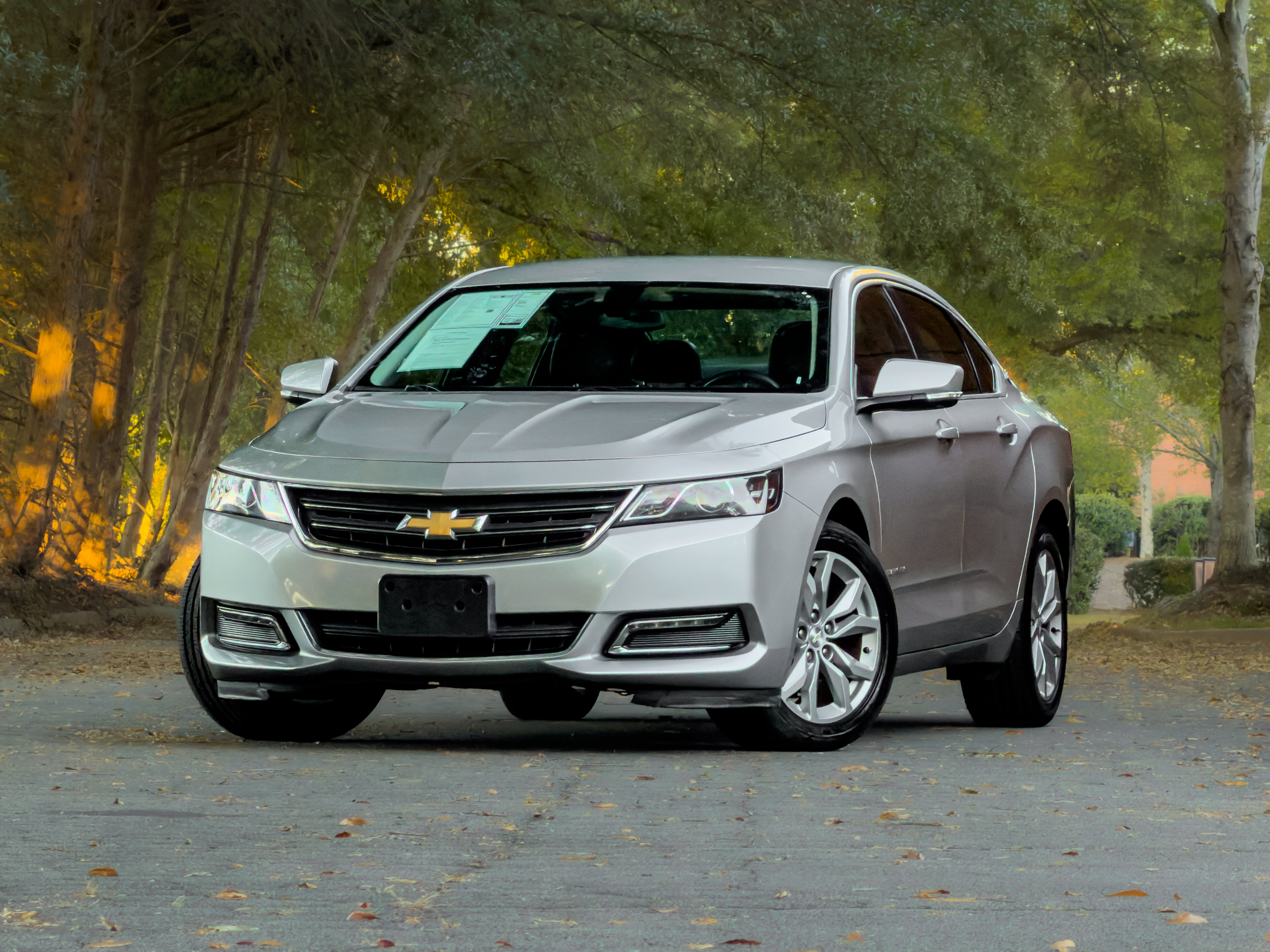 Used 2018 Chevrolet Impala LT FWD image 4