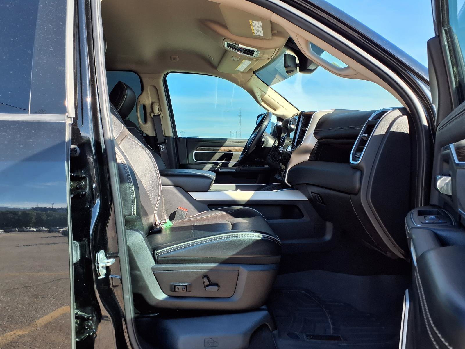 Used 2019 RAM 2500 Laramie AWD/4WD image 28
