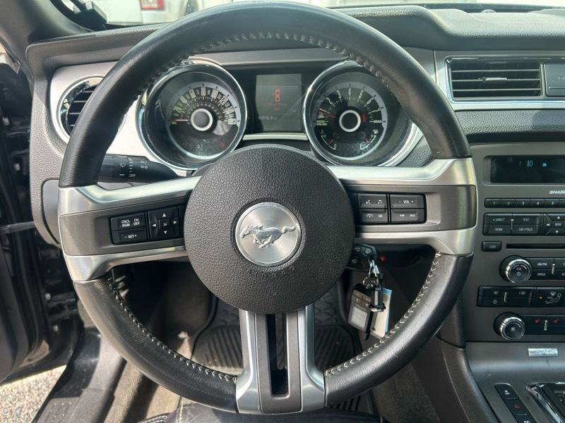 Used 2013 Ford Mustang Premium RWD image 10