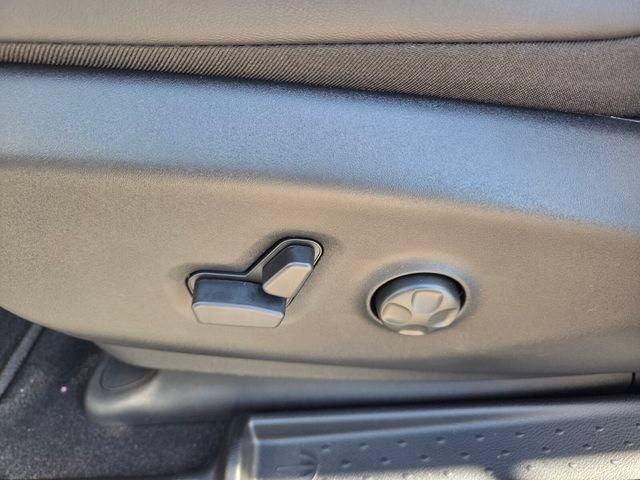 New 2026 Chrysler Pacifica Select FWD image 4