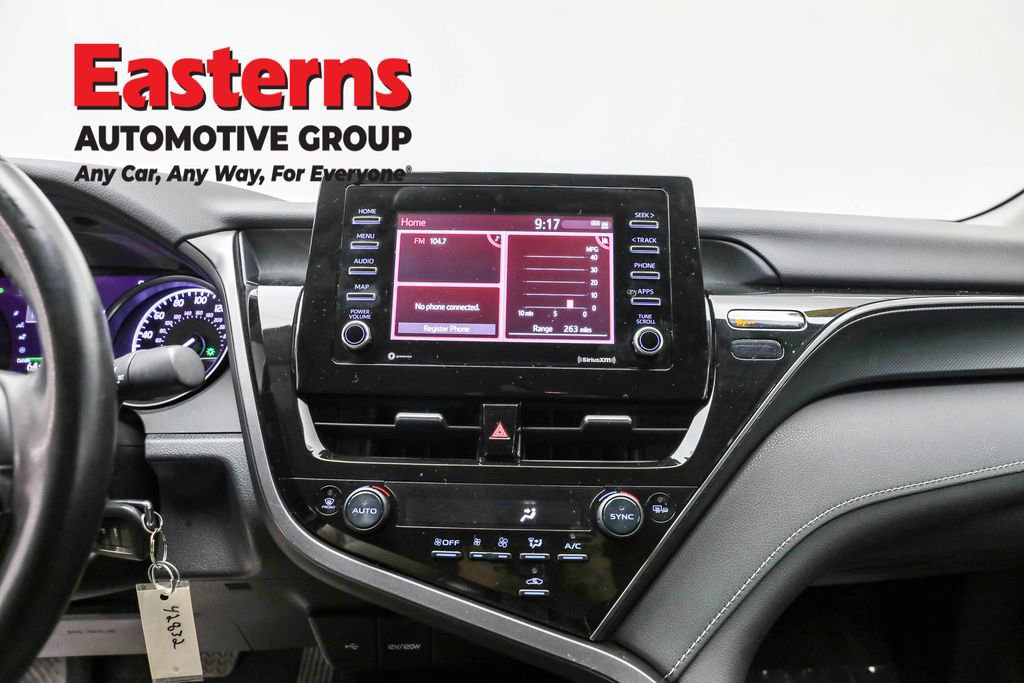 Used 2022 Toyota Camry SE image 12