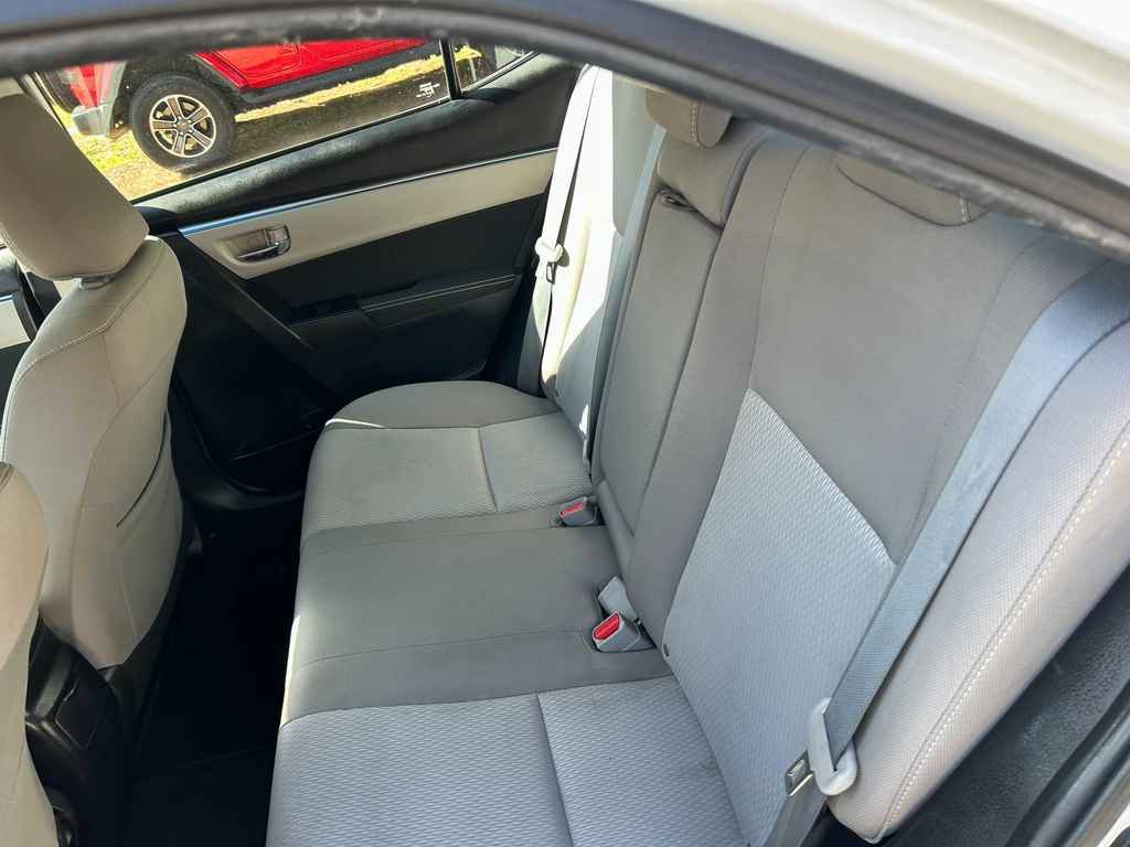 Used 2016 Toyota Corolla LE FWD image 11