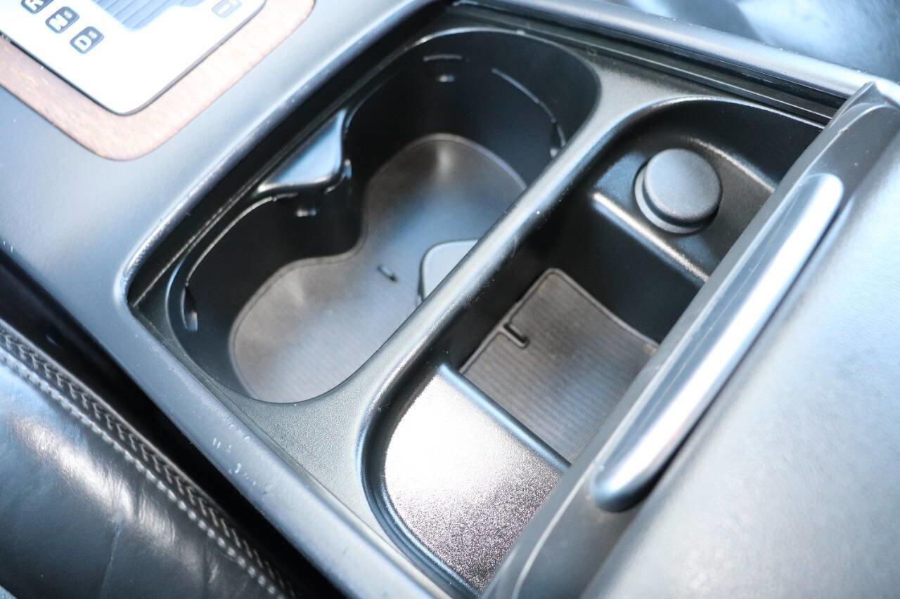 Used 2010 Volvo XC70 3.2 image 30