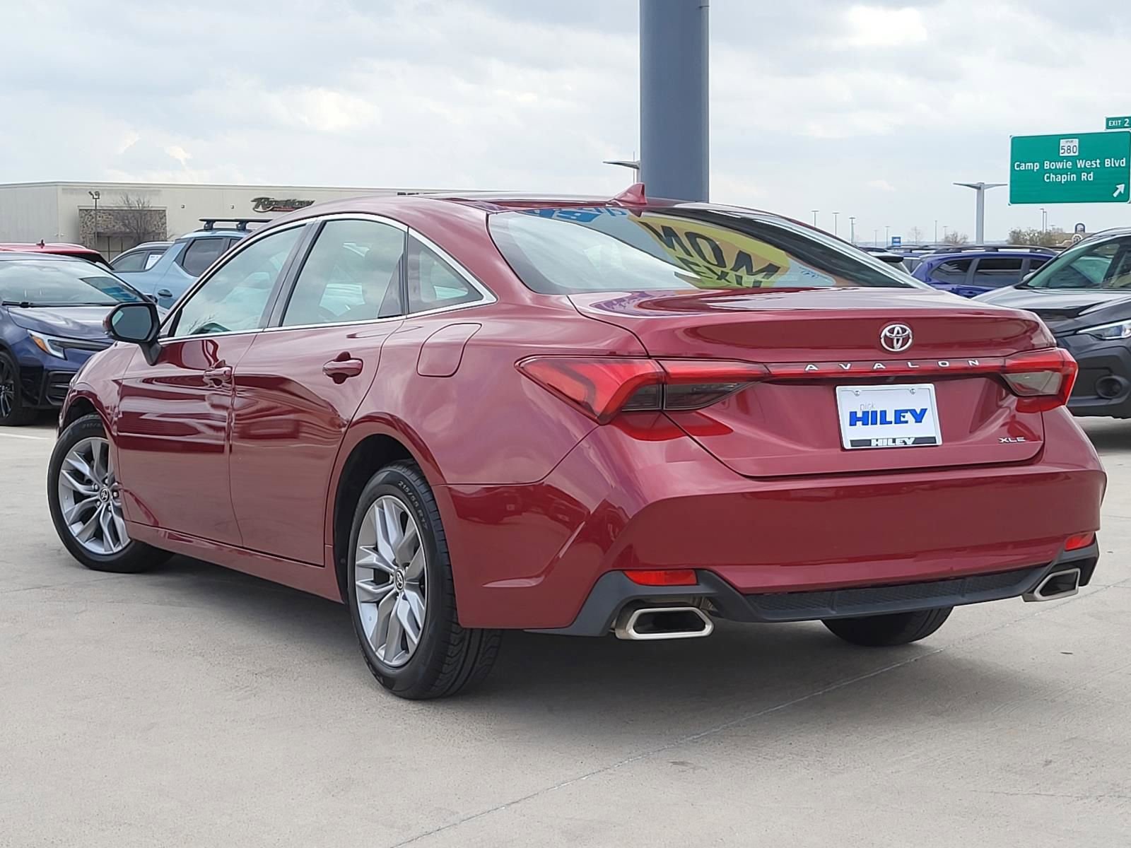 Used 2022 Toyota Avalon XLE image 3